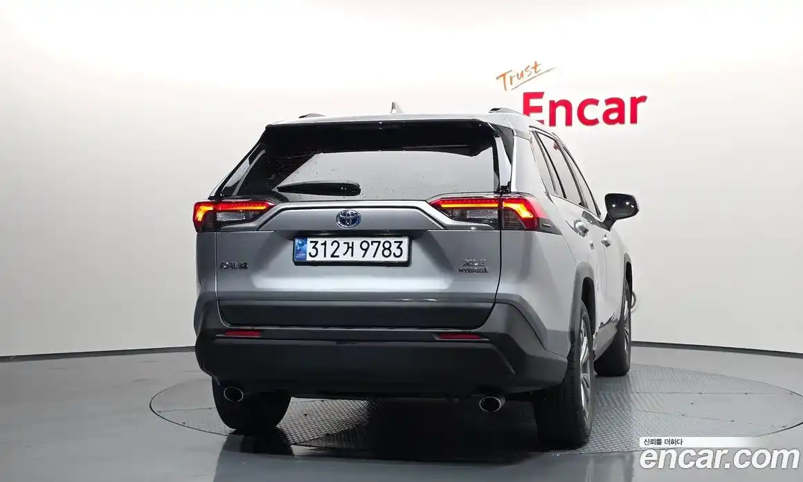 Toyota RAV4 2022 2.5 гидро в Москве № 170279, фото 4