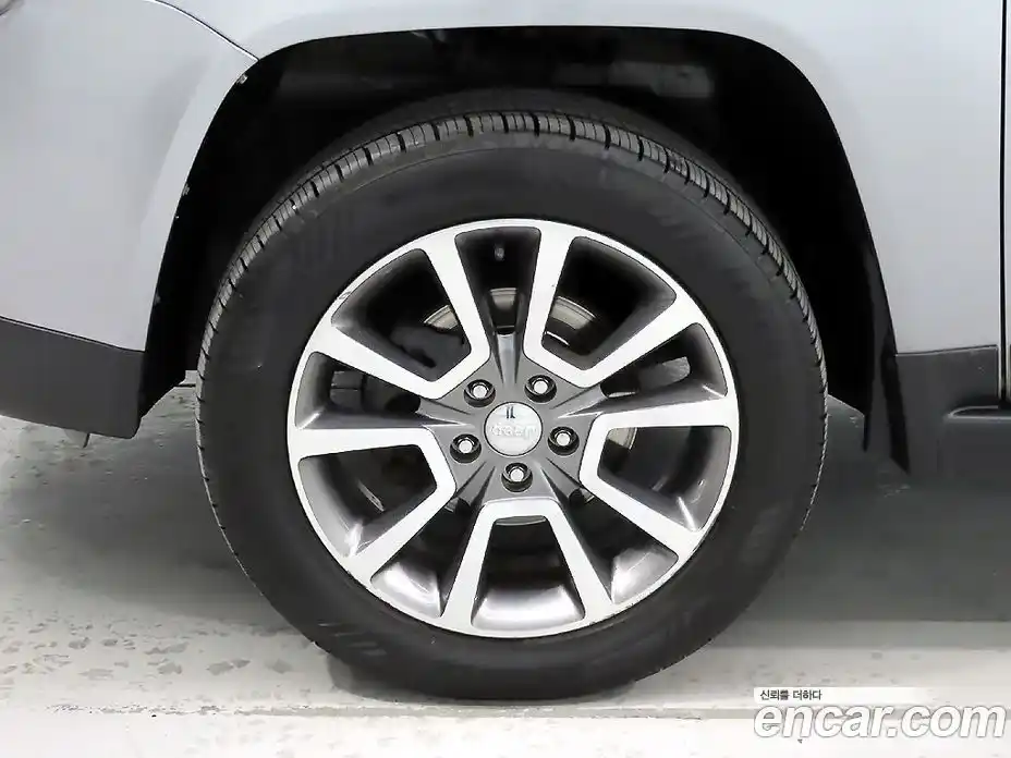 Jeep Compass 2015 2.4 гидро в Москве № 186859, фото 20