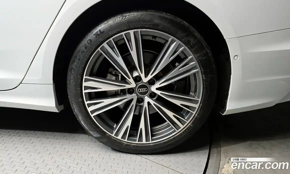 Audi A6 2023 2.0 гидро, фото 5