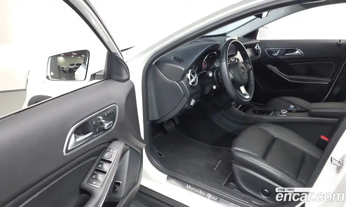 Mercedes-Benz GLA-Class 2019 2.0 гидро в Москве № 206154, фото 10
