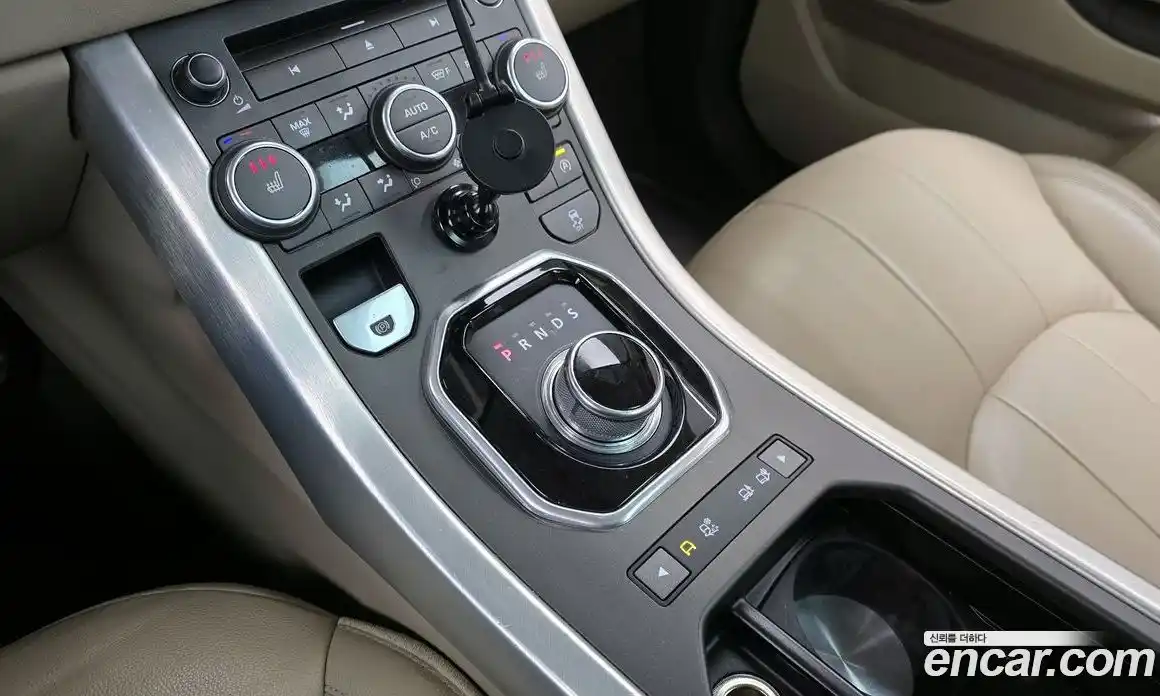 Land Rover Range-Rover Evoque 2015 2.0 гидро в Москве № 213391, фото 9