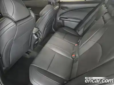 Lexus UX 2024 2.0 вариатор в Москве № 214756, миниатюра 11