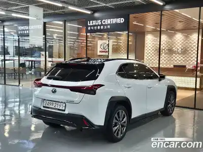 Lexus UX 2024 2.0 вариатор в Москве № 214756, миниатюра 2