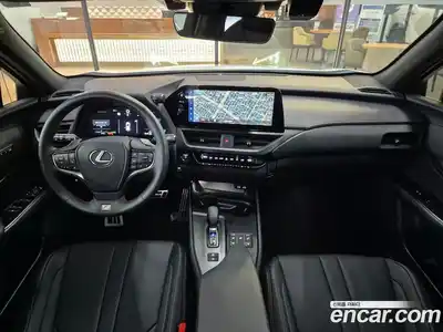 Lexus UX 2024 2.0 вариатор в Москве № 214756, миниатюра 7