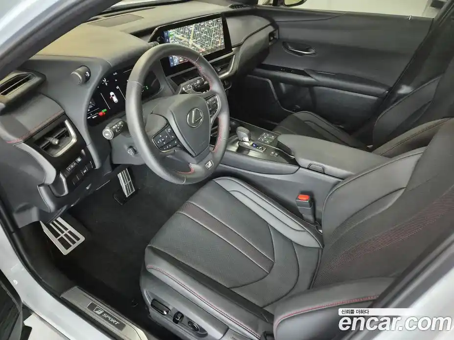 Lexus UX 2024 2.0 вариатор в Москве № 214756, фото 10
