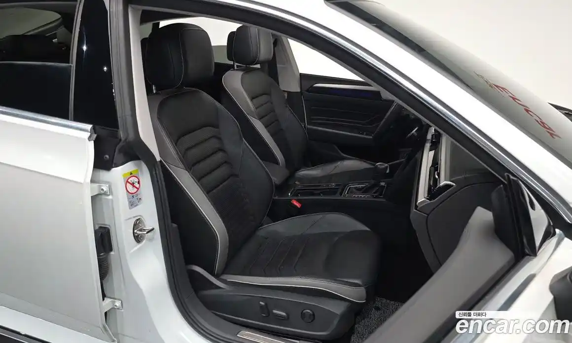 Volkswagen Arteon 2023 2.0 гидро в Москве № 215081, фото 9