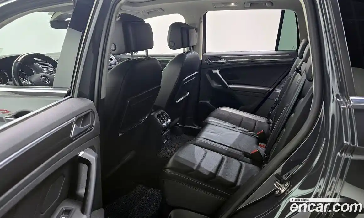 Volkswagen Tiguan 2020 2.0 гидро в Москве № 215084, фото 11