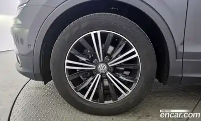 Volkswagen Tiguan 2020 2.0 гидро в Москве № 215084, миниатюра 5