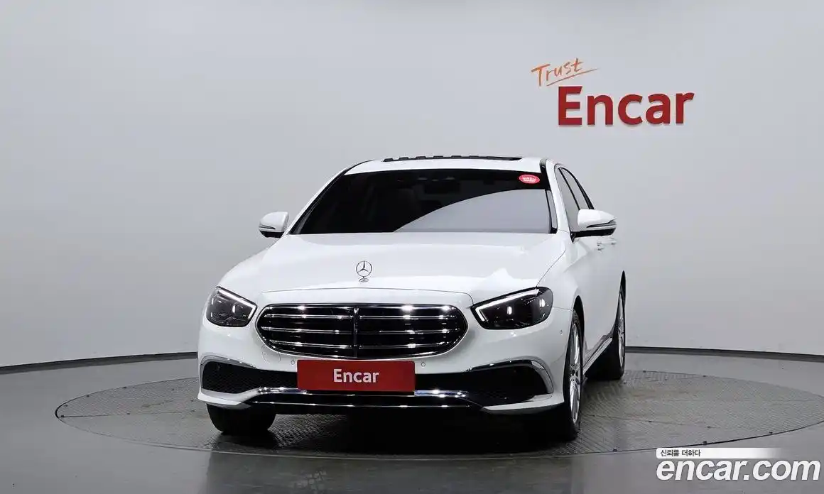 Mercedes-Benz E-Class 2022 2.0 гидро, фото 3