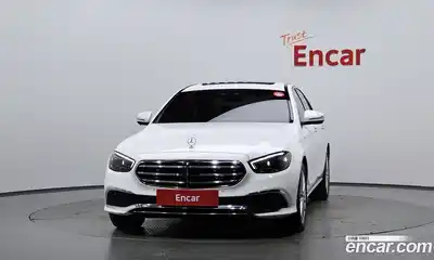 Mercedes-Benz E-Class 2022 2.0 гидро, миниатюра 3