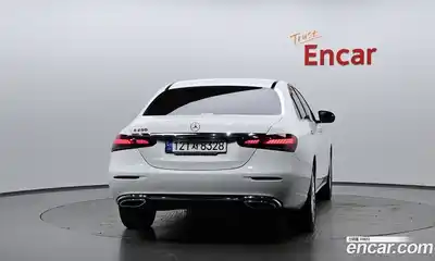 Mercedes-Benz E-Class 2022 2.0 гидро, миниатюра 4