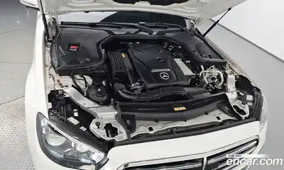 Mercedes-Benz E-Class 2022 2.0 гидро, миниатюра 6