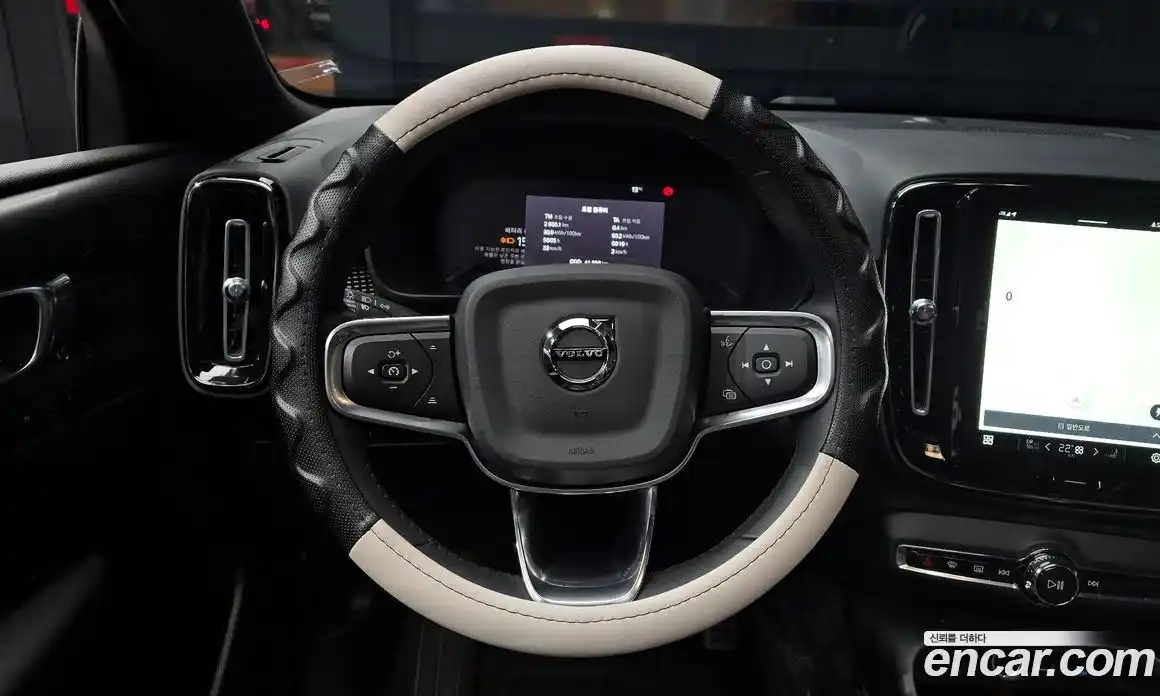 Volvo XC40 2022 0.2 гидро в Москве № 230472, фото 13