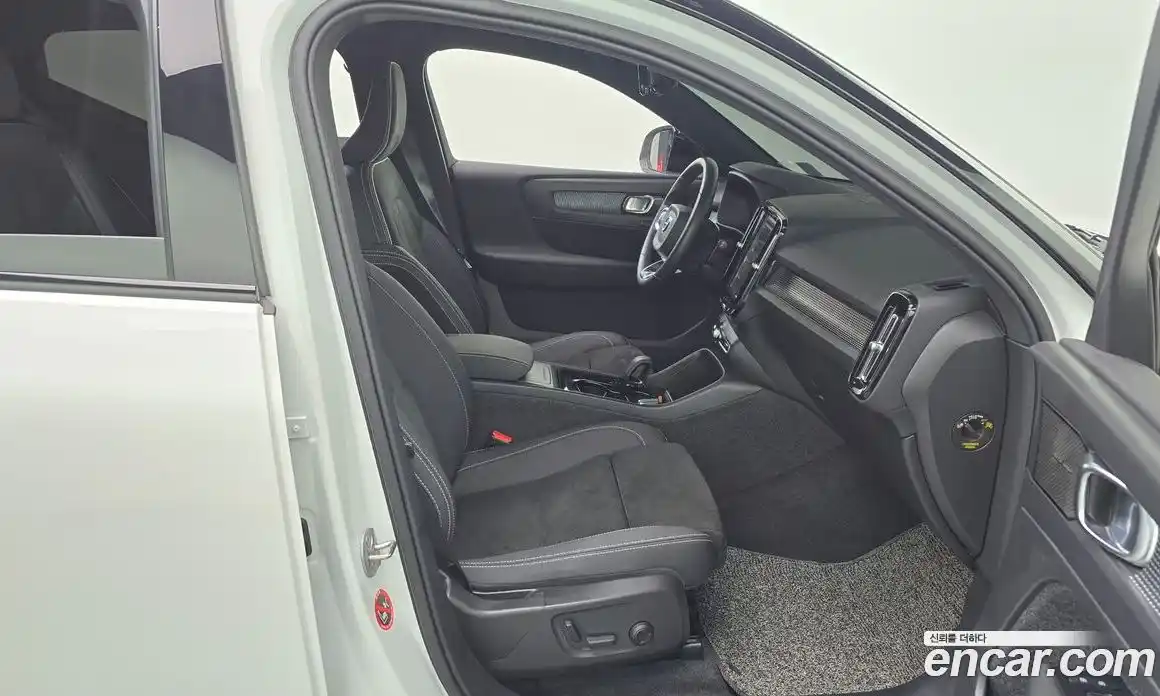 Volvo XC40 2022 0.2 гидро в Москве № 230542, фото 11