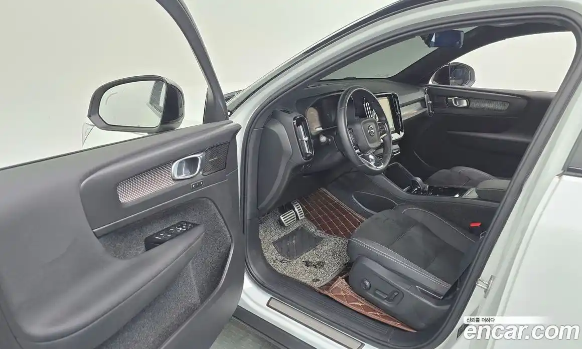 Volvo XC40 2022 0.2 гидро в Москве № 230542, фото 10