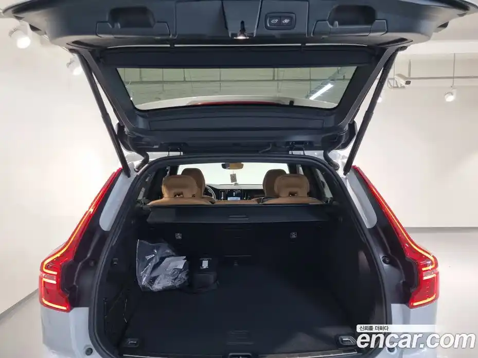 Volvo XC60 2025 2.0 гидро в Москве № 230770, фото 20
