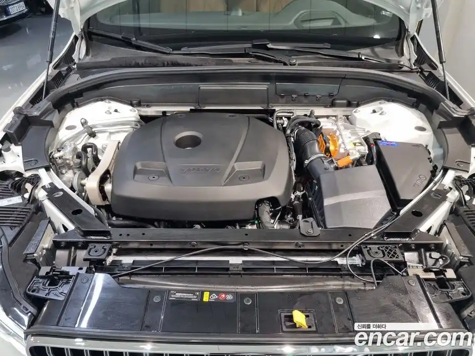 Volvo XC60 2025 2.0 гидро в Москве № 230770, фото 6