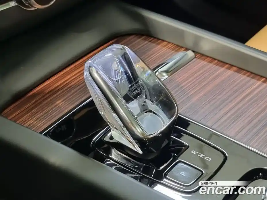 Volvo XC60 2025 2.0 гидро в Москве № 230770, фото 9