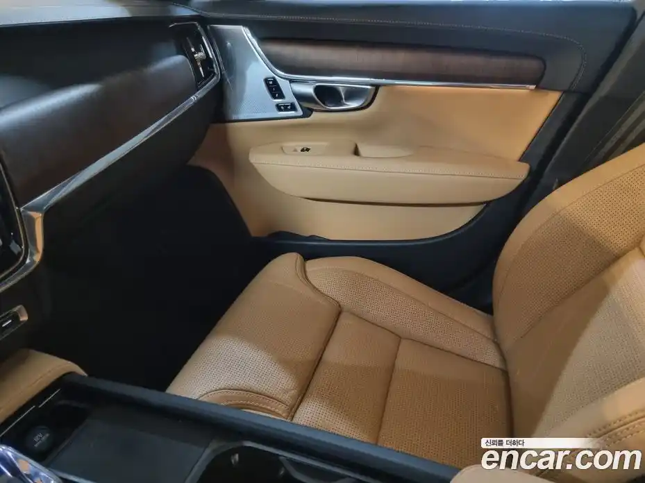 Volvo V90 2024 2.0 гидро в Москве № 230840, фото 10