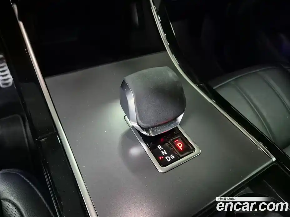 Land Rover Range-Rover Evoque 2025 2.0 гидро в Москве № 231169, фото 12
