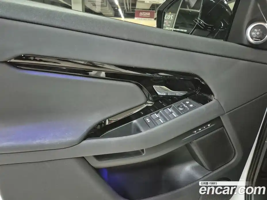 Land Rover Range-Rover Evoque 2025 2.0 гидро в Москве № 231169, фото 9
