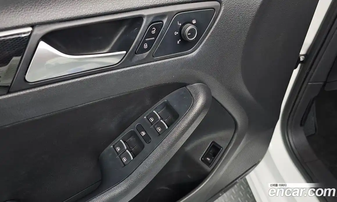 Volkswagen Jetta 2015 2.0 гидро в Москве № 232128, фото 18