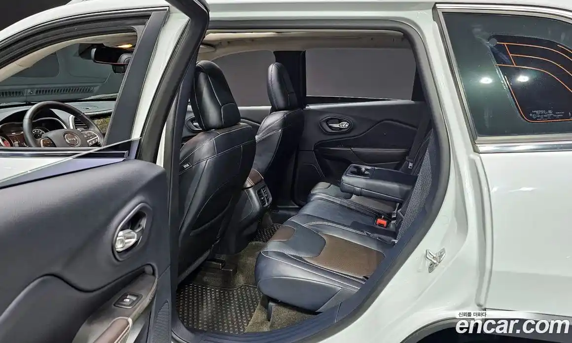 Jeep Cherokee 2014 2.0 гидро в Москве № 232567, фото 11