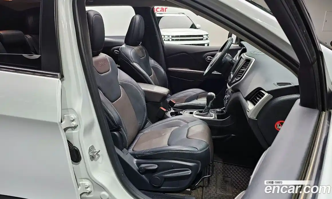 Jeep Cherokee 2014 2.0 гидро в Москве № 232567, фото 12
