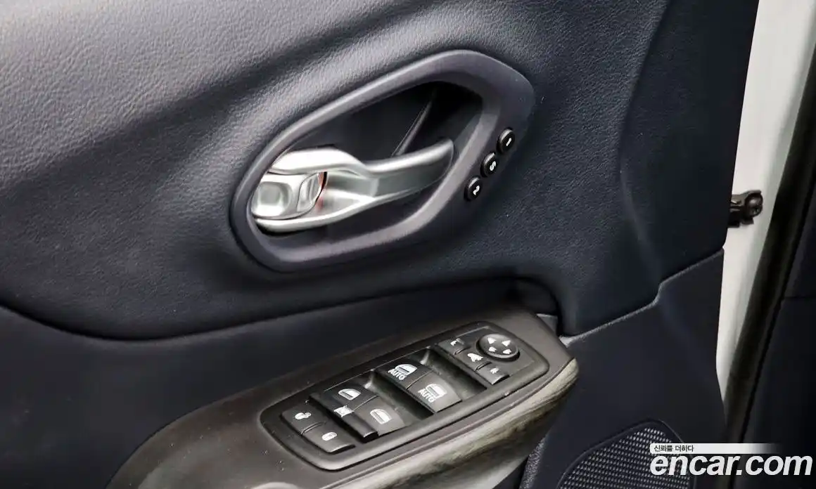 Jeep Cherokee 2014 2.0 гидро в Москве № 232567, фото 17