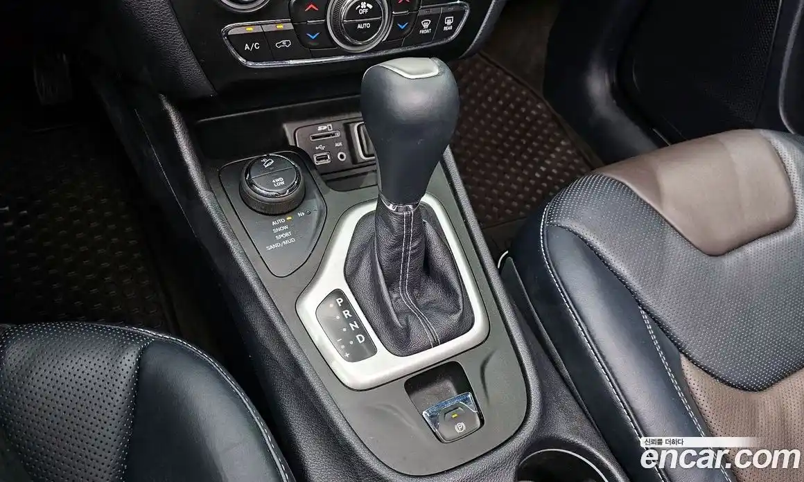 Jeep Cherokee 2014 2.0 гидро в Москве № 232567, фото 9