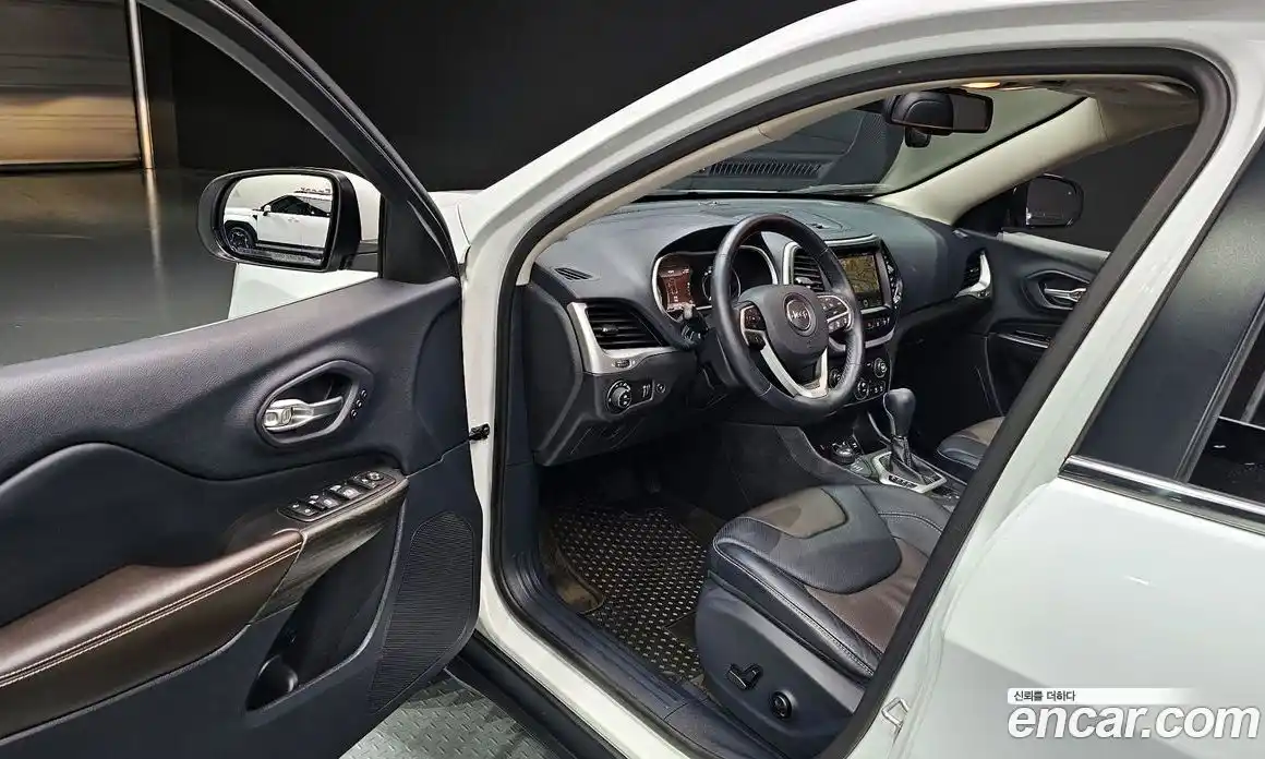 Jeep Cherokee 2014 2.0 гидро в Москве № 232567, фото 10