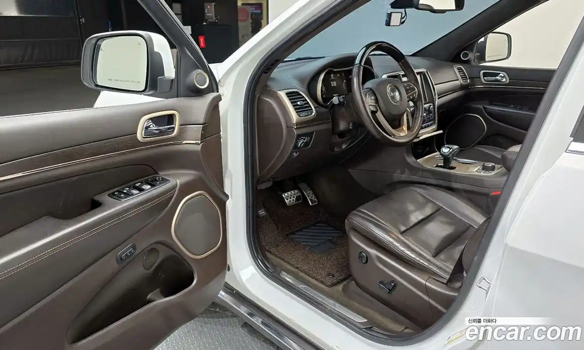 Jeep Cherokee 2014 3.0 гидро в Москве № 232624, фото 11