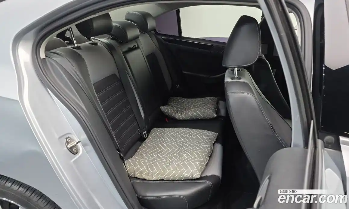 Volkswagen Jetta 2015 2.0 гидро в Москве № 254811, фото 12