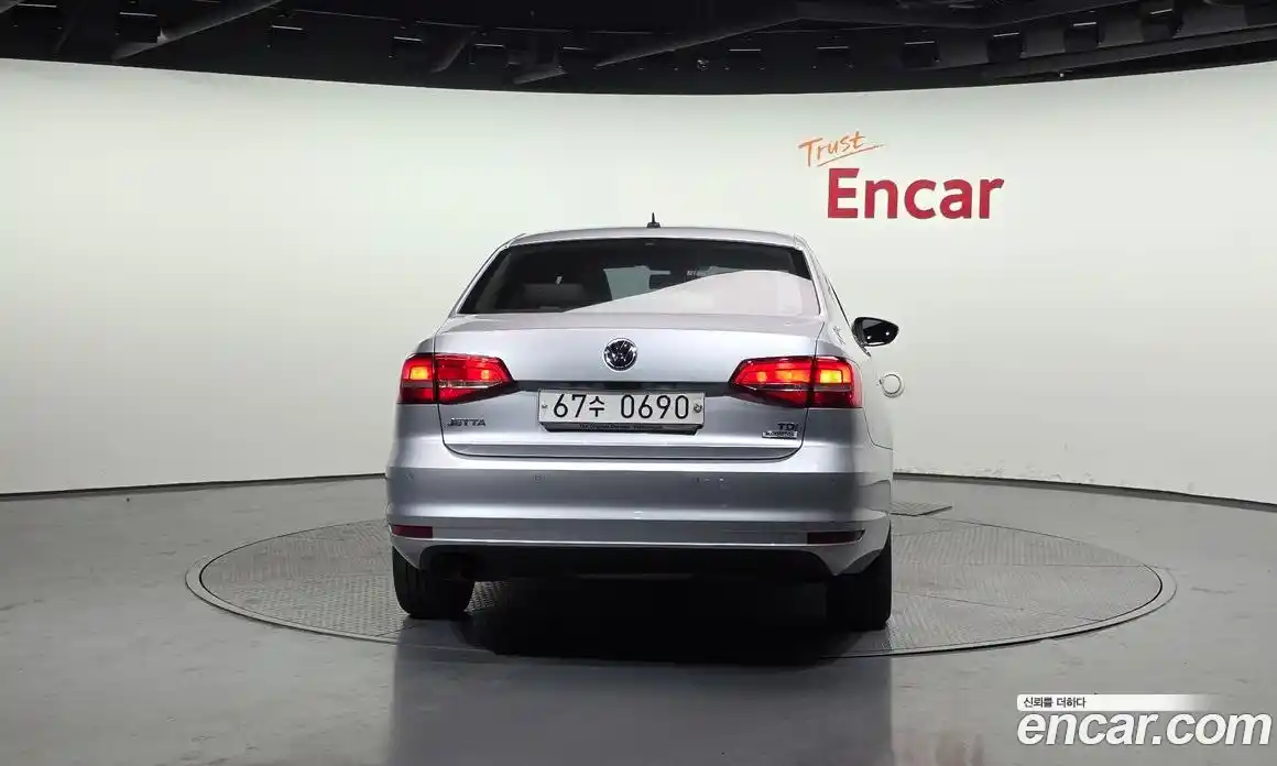 Volkswagen Jetta 2015 2.0 гидро в Москве № 254811, фото 4
