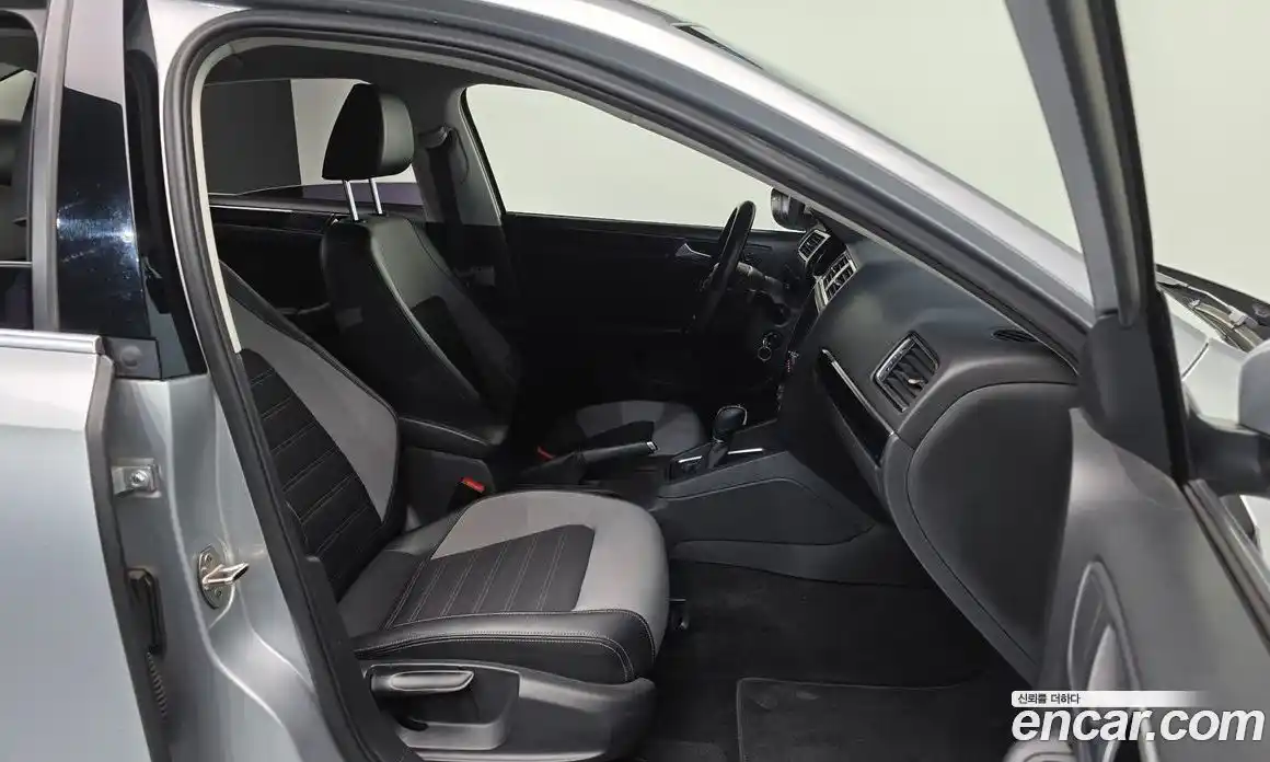 Volkswagen Jetta 2015 2.0 гидро в Москве № 254811, фото 10