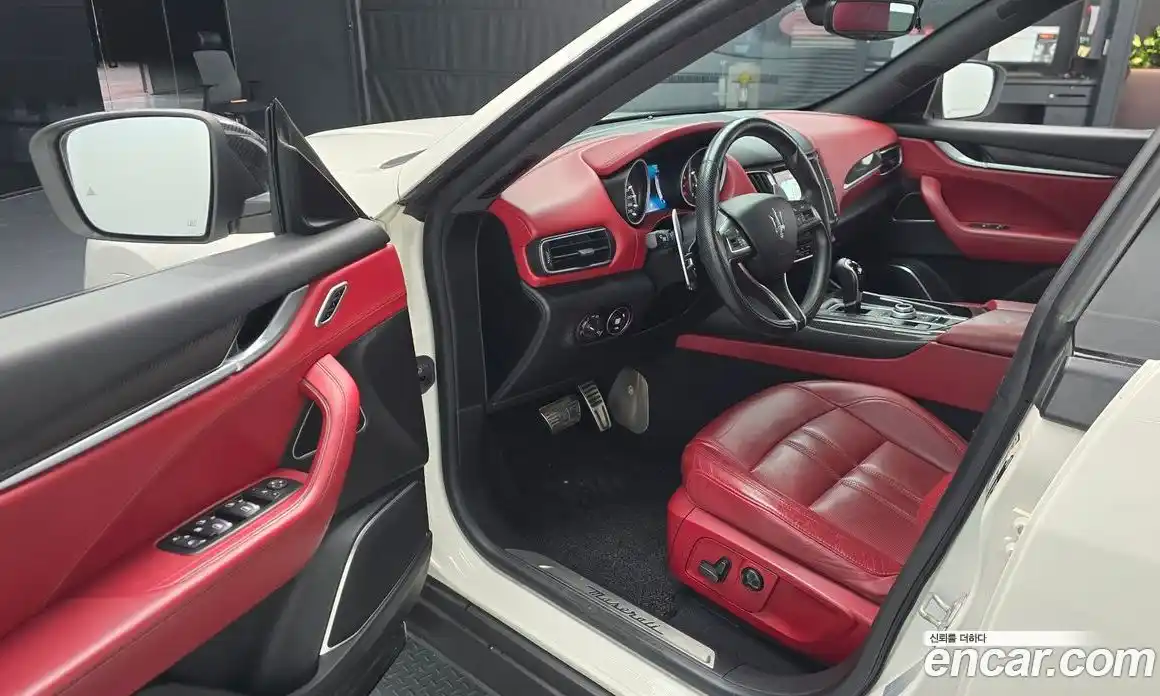 Maserati Levante 2017 3.0 гидро в Москве № 282996, фото 11