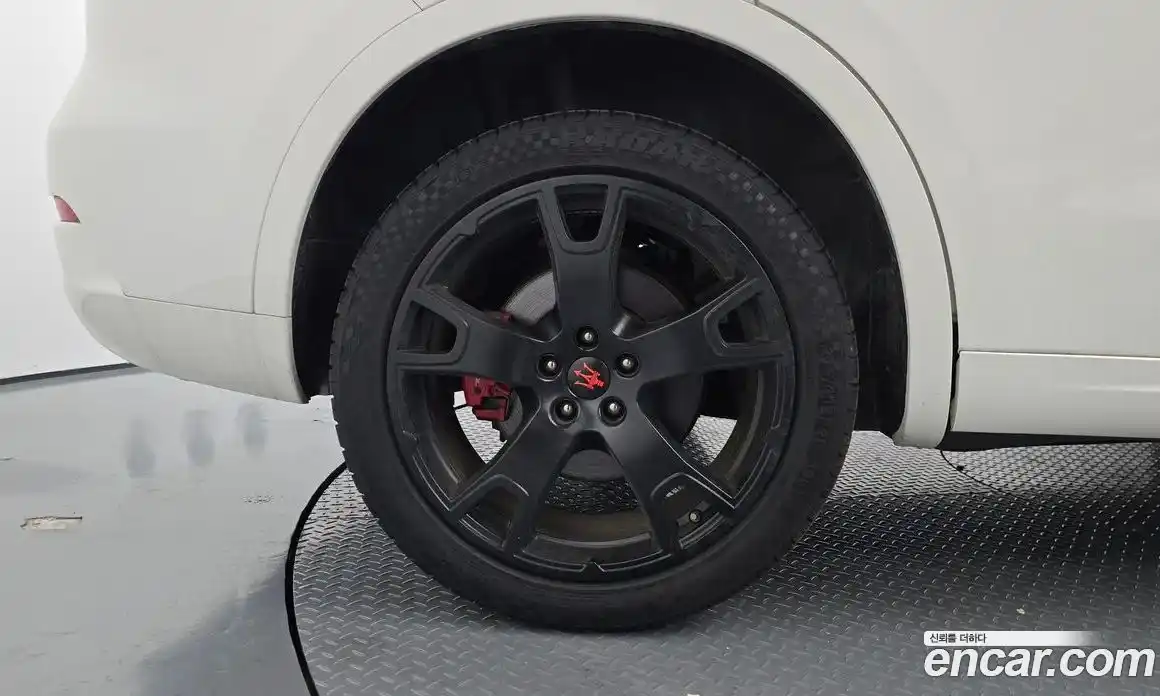 Maserati Levante 2017 3.0 гидро в Москве № 282996, фото 5