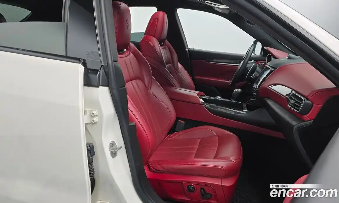 Maserati Levante 2017 3.0 гидро в Москве № 282996, фото 10