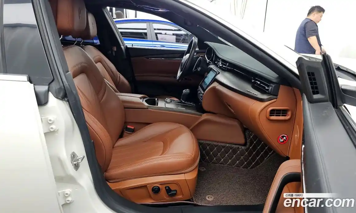 Maserati Quattroporte 2017 3.0 гидро в Москве № 283060, фото 11