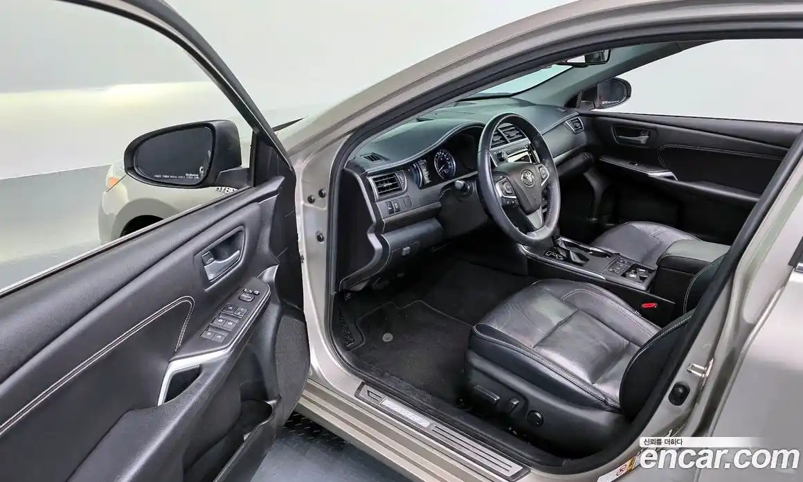 Toyota Camry 2016 2.5 гидро в Москве № 302641, фото 11