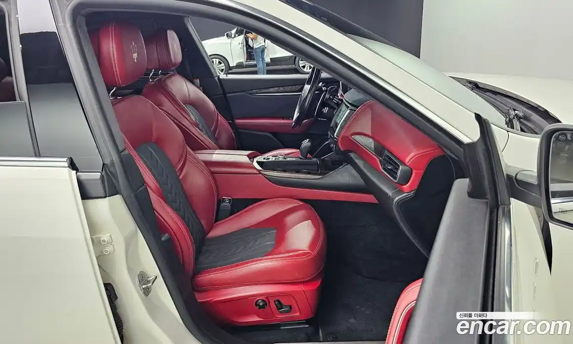 Maserati Levante 2017 3.0 гидро в Москве № 304519, фото 12