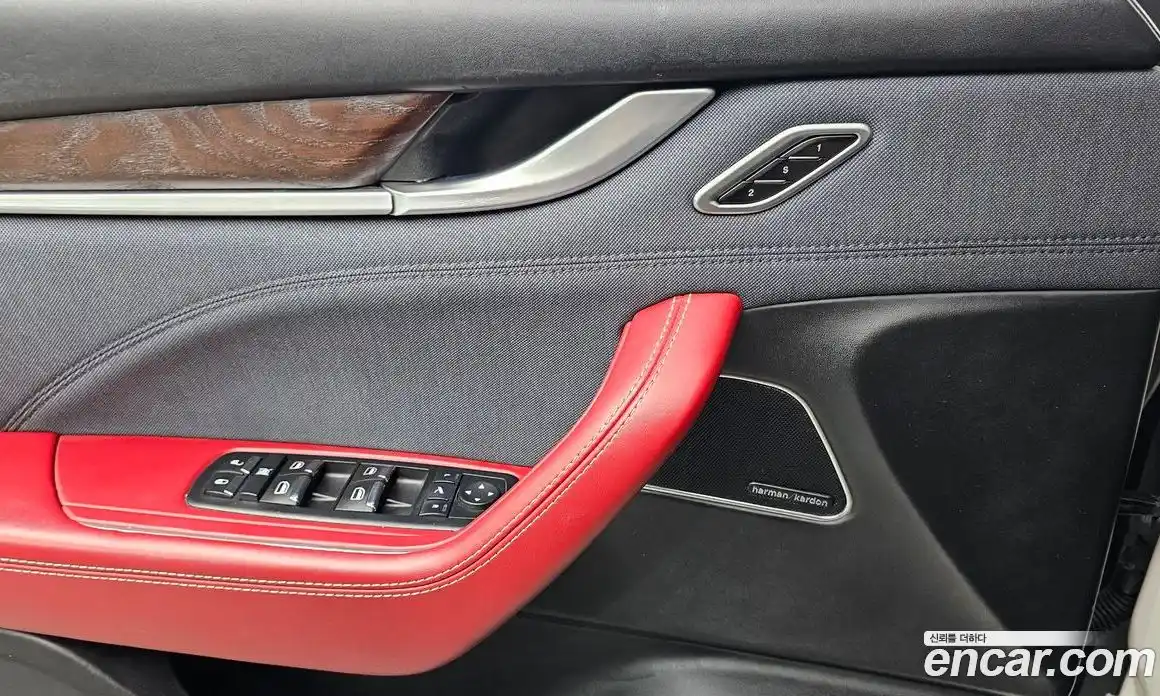 Maserati Levante 2017 3.0 гидро в Москве № 304519, фото 14