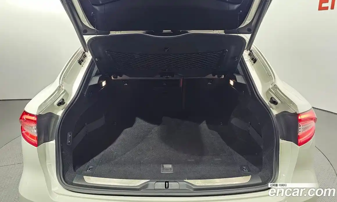 Maserati Levante 2017 3.0 гидро в Москве № 304519, фото 20