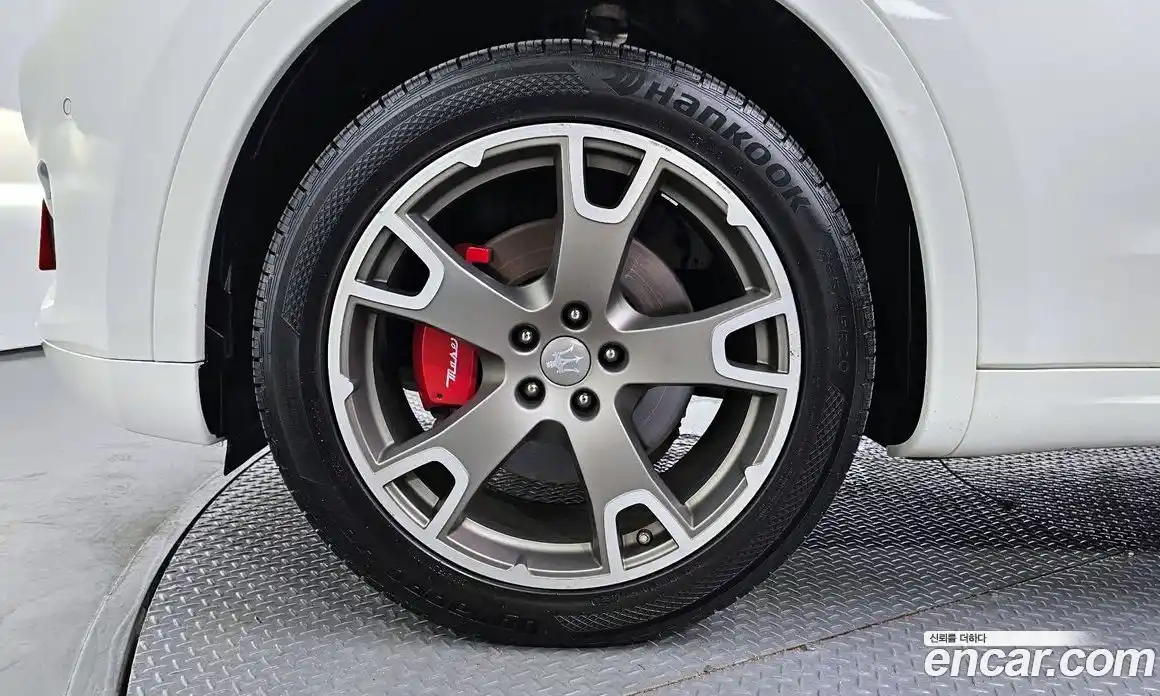 Maserati Levante 2017 3.0 гидро в Москве № 304519, фото 5