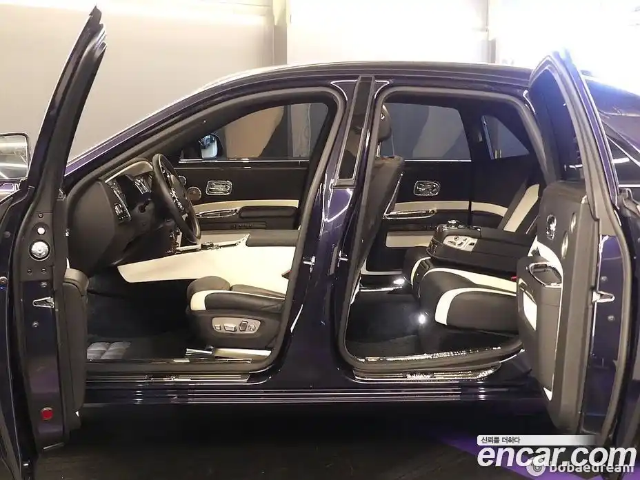 Rolls-Royce Ghost 2018 6.6 гидро в Москве № 407376, фото 17