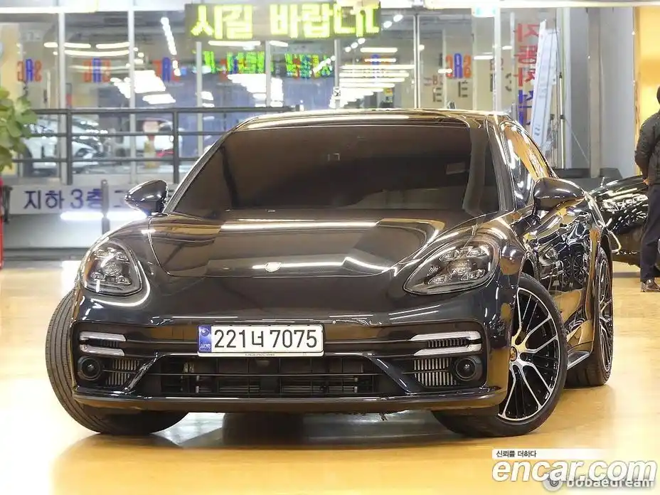 Porsche Panamera 2023 4.0 гидро в Москве № 415678, фото 3