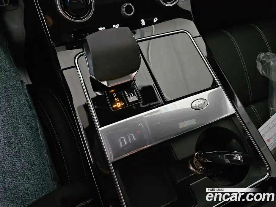 Land Rover Range-Rover Velar 2023 3.0 гидро в Москве № 431675, фото 12