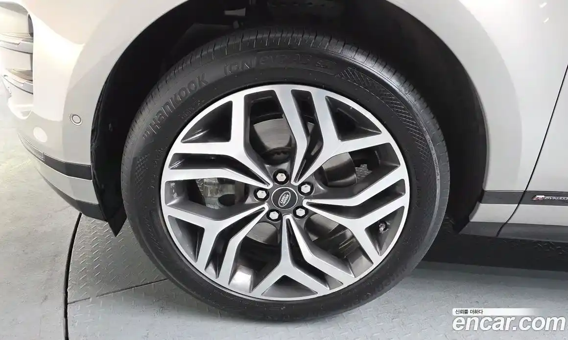 Land Rover Range-Rover Evoque 2019 2.0 гидро в Москве № 546166, фото 4