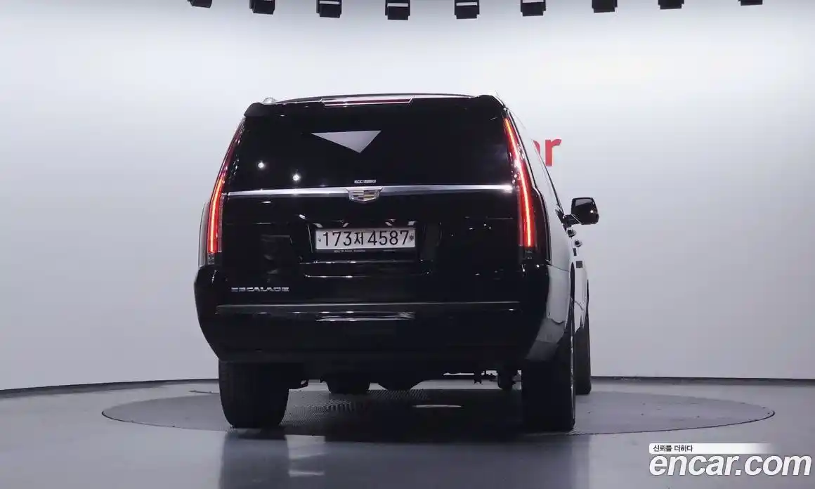 Cadillac Escalade 2018 6.2 гидро в Москве № 585604, фото 4
