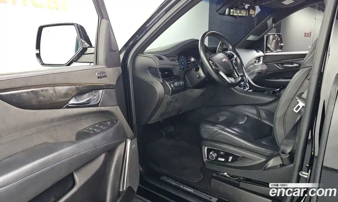 Cadillac Escalade 2018 6.2 гидро в Москве № 585604, фото 10